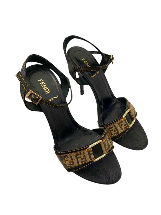 Sandales à talons avec brides monogrammées Fendi