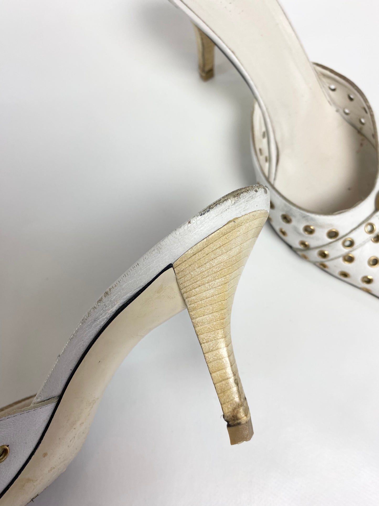 Gucci White Leather Eyelet Pointed Mule Heels