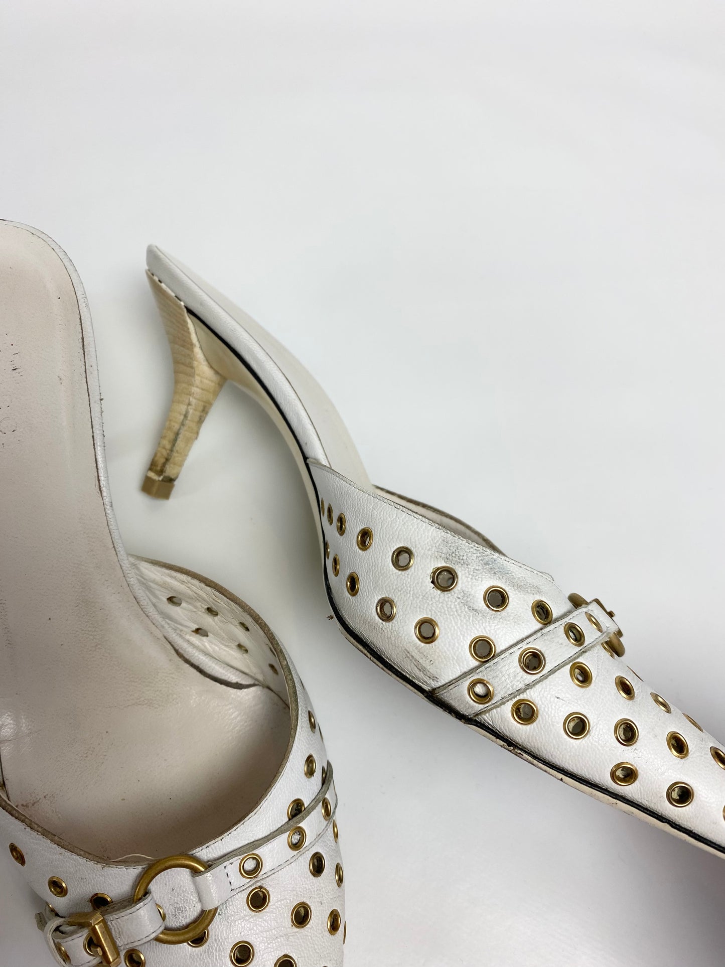 Gucci White Leather Eyelet Pointed Mule Heels